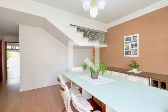 Sala de casa para alugar com 3 quartos, 300m² em Azenha, Porto Alegre