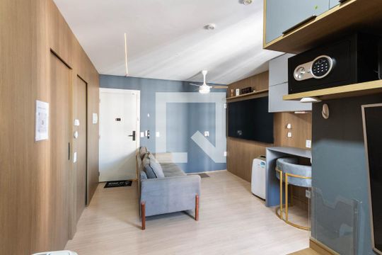 Sala de kitnet/studio para alugar com 1 quarto, 33m² em Santo Cristo, Rio de Janeiro