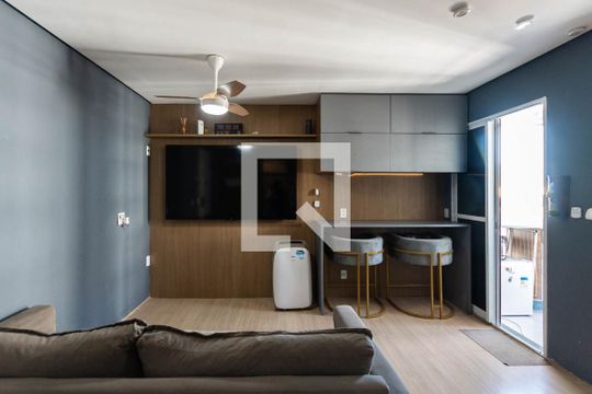 Sala de kitnet/studio para alugar com 1 quarto, 33m² em Santo Cristo, Rio de Janeiro