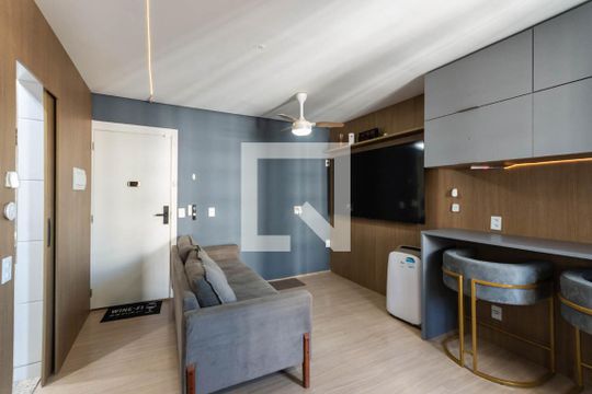 Sala de kitnet/studio para alugar com 1 quarto, 33m² em Santo Cristo, Rio de Janeiro