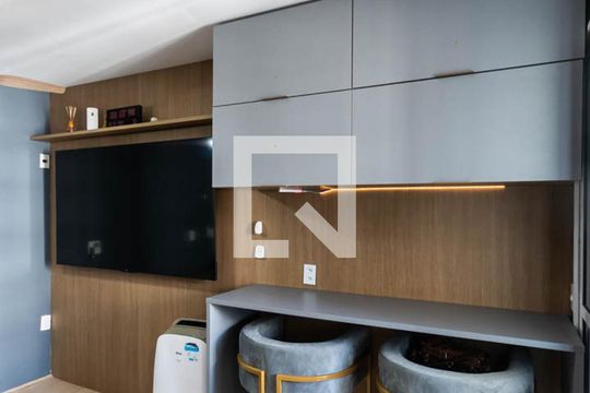 Sala de kitnet/studio para alugar com 1 quarto, 33m² em Santo Cristo, Rio de Janeiro