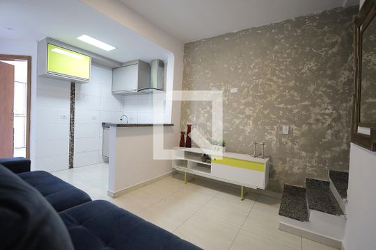 Sala de apartamento para alugar com 2 quartos, 83m² em Jardim Cristiane, Santo André