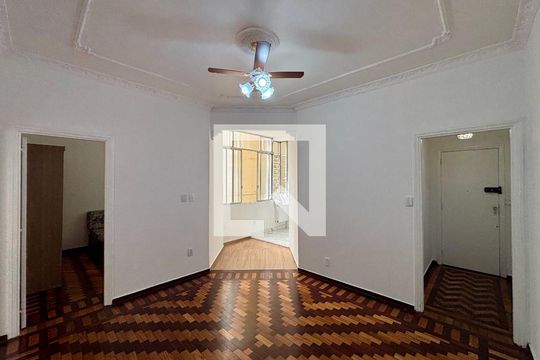 Sala de apartamento para alugar com 3 quartos, 90m² em Copacabana, Rio de Janeiro