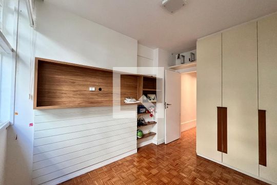 Quarto 1 de apartamento à venda com 3 quartos, 190m² em Copacabana, Rio de Janeiro
