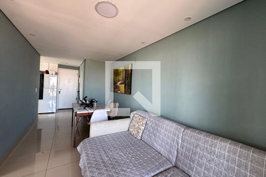 Sala de apartamento à venda com 2 quartos, 49m² em Jardim Roberto, Osasco