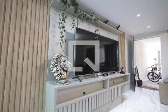 Sala de casa para alugar com 4 quartos, 270m² em Jardim Rina, Santo André