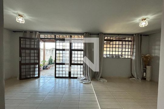 Casa à venda com 4 quartos, 400m² em Vereda, Contagem