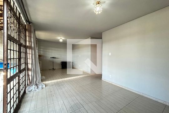Casa à venda com 4 quartos, 400m² em Vereda, Contagem