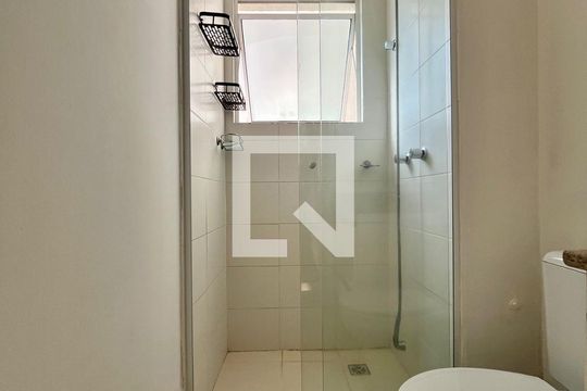 Banheiro de apartamento para alugar com 2 quartos, 69m² em Jardim Nova Europa, Campinas