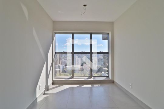 Sala de apartamento para alugar com 3 quartos, 87m² em Patrimônio, Uberlândia