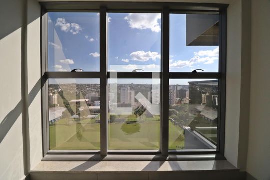 Vista da Sala de apartamento para alugar com 3 quartos, 87m² em Patrimônio, Uberlândia