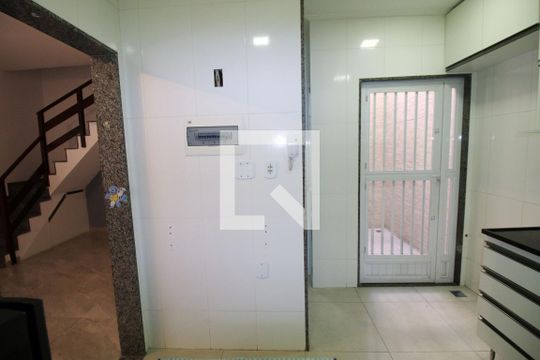 Cozinha de casa à venda com 2 quartos, 80m² em Irajá, Rio de Janeiro