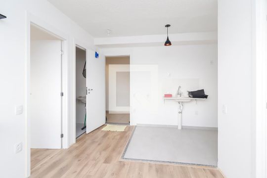 Sala de apartamento para alugar com 2 quartos, 38m² em Jardim Helena, São Paulo