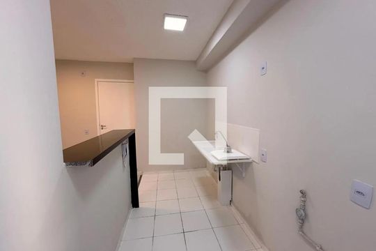 Sala/cozinha de apartamento à venda com 2 quartos, 42m² em Jardim Gilda Maria, São Paulo
