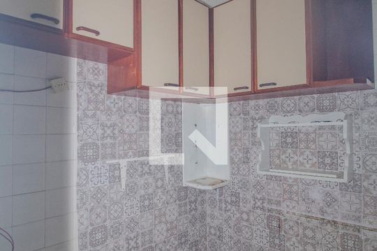 Cozinha de apartamento à venda com 4 quartos, 80m² em Teresópolis, Porto Alegre