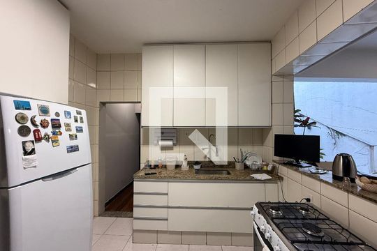 Casa à venda com 4 quartos, 170m² em Prado, Belo Horizonte