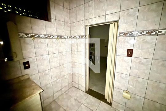 Banheiro de casa para alugar com 1 quarto, 40m² em Lageado, Ferraz de Vasconcelos