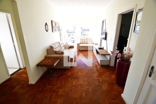 Sala de casa para alugar com 3 quartos, 194m² em Parque São Quirino, Campinas