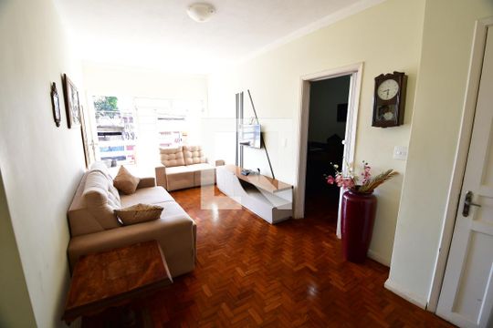 Casa para alugar com 3 quartos, 194m² em Parque São Quirino, Campinas