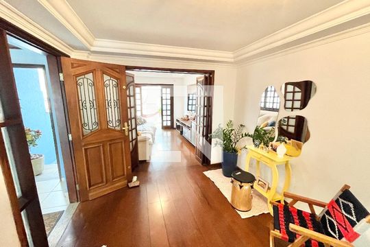 Sala de casa à venda com 3 quartos, 250m² em Jardim São Paulo, São Paulo