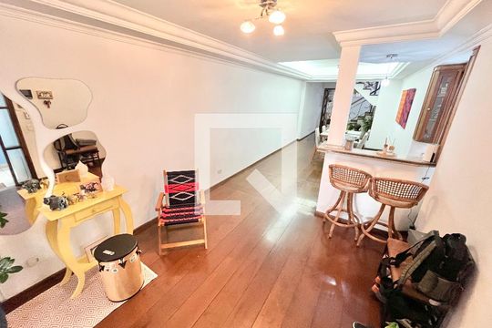 Sala de casa à venda com 3 quartos, 250m² em Jardim São Paulo, São Paulo