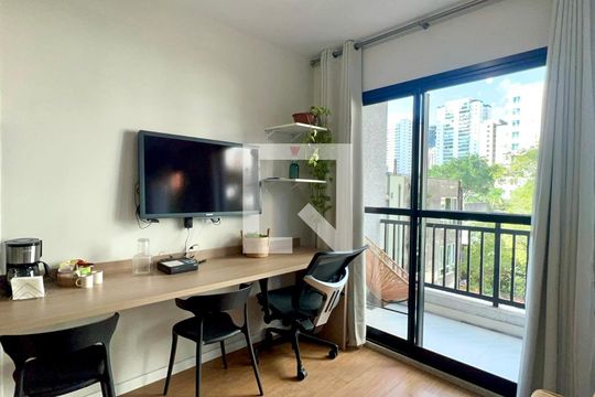 Sala de kitnet/studio para alugar com 1 quarto, 27m² em Pinheiros, São Paulo