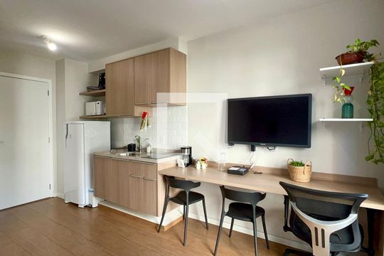 Sala de kitnet/studio para alugar com 1 quarto, 27m² em Pinheiros, São Paulo