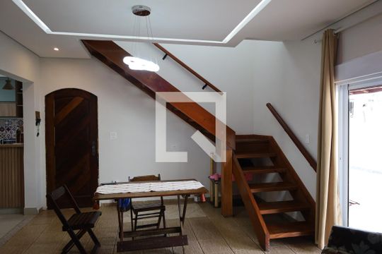 Casa à venda com 3 quartos, 200m² em Interlagos, São Paulo