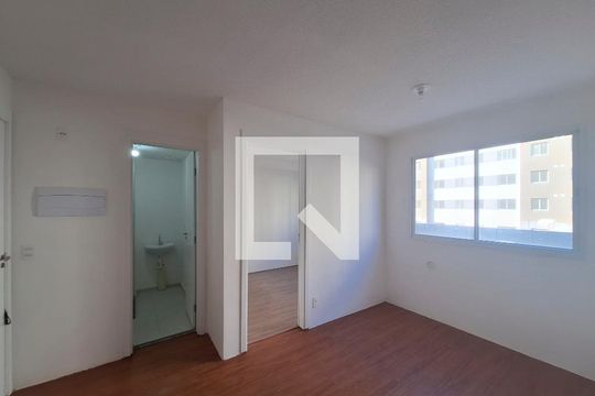 Sala de apartamento para alugar com 2 quartos, 32m² em Parque Pan Americano, São Paulo