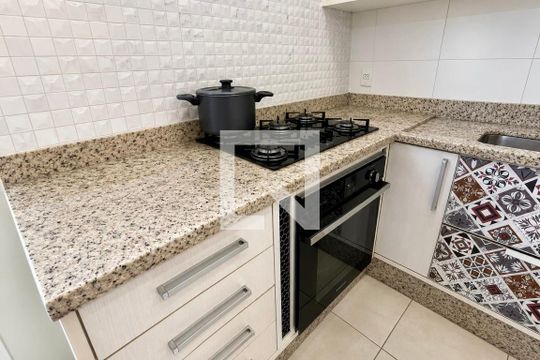 Cozinha de casa para alugar com 2 quartos, 110m² em Chácara Pavoeiro, Cotia