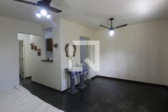 Casa de Condomínio para alugar com 2 quartos, 75m² em Parque Burle, Cabo Frio