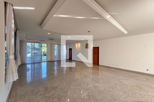 Sala de casa de condomínio para alugar com 5 quartos, 1030m² em Barra da Tijuca, Rio de Janeiro