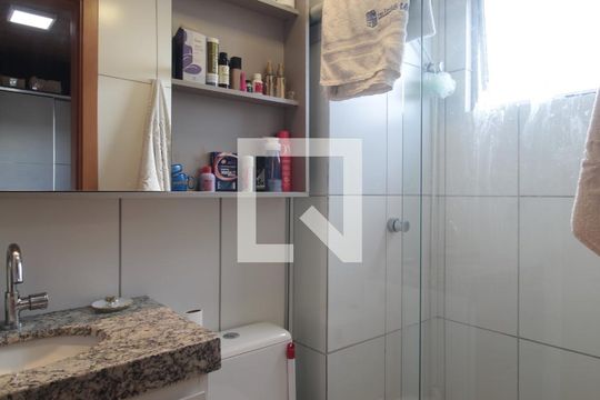 Banheiro da Suite de apartamento à venda com 2 quartos, 50m² em Castelo, Belo Horizonte