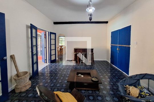 Sala de casa à venda com 3 quartos, 150m² em Engenho do Mato, Niterói
