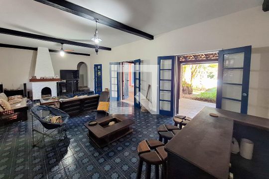 Sala de casa à venda com 3 quartos, 150m² em Engenho do Mato, Niterói