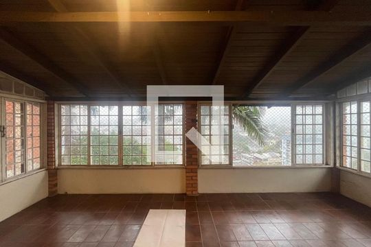Casa à venda com 3 quartos, 185m² em Guarani, Novo Hamburgo