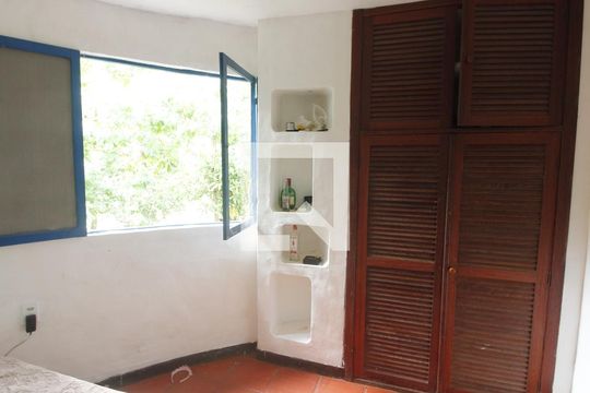 Sala de casa de condomínio para alugar com 2 quartos, 60m² em Praia do Siqueira, Cabo Frio