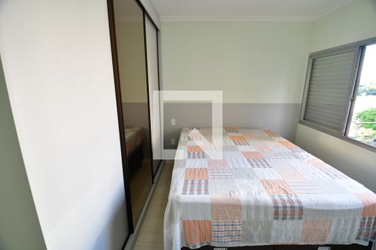 Quarto  de apartamento à venda com 1 quarto, 50m² em Cambuí, Campinas