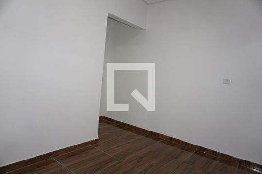 Quarto de casa para alugar com 1 quarto, 35m² em Jardim Santo Eduardo, Embu das Artes