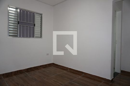 Quarto de casa para alugar com 1 quarto, 35m² em Jardim Santo Eduardo, Embu das Artes