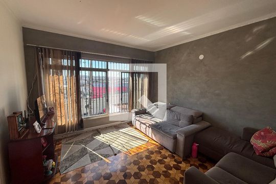 Sala de casa à venda com 6 quartos, 250m² em Jardim Eliane, São Paulo