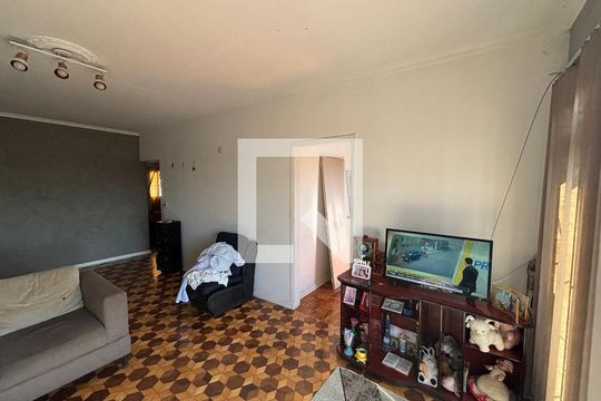 Sala de casa à venda com 6 quartos, 250m² em Jardim Eliane, São Paulo