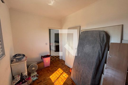 Quarto 1 de casa à venda com 6 quartos, 250m² em Jardim Eliane, São Paulo