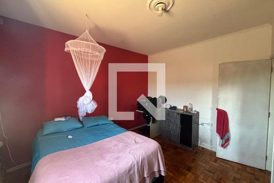 Quarto 2 de casa à venda com 6 quartos, 250m² em Jardim Eliane, São Paulo