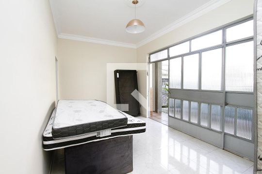 Sala de casa para alugar com 3 quartos, 410m² em Coração Eucarístico, Belo Horizonte