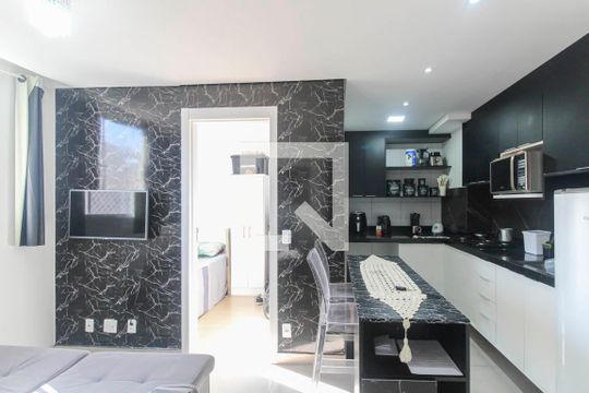 Sala de apartamento para alugar com 2 quartos, 37m² em Cidade São Mateus, São Paulo