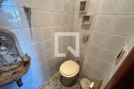 Banheiro 1 de apartamento à venda com 4 quartos, 185m² em Praia da Bandeira, Rio de Janeiro
