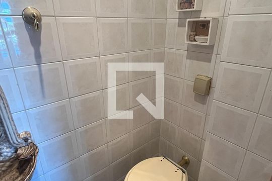 Banheiro 1 de apartamento à venda com 4 quartos, 185m² em Praia da Bandeira, Rio de Janeiro