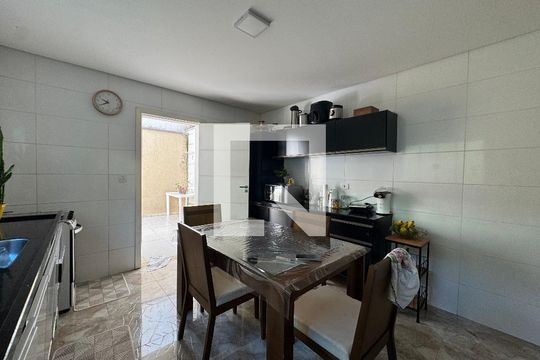 Casa à venda com 3 quartos, 140m² em Umuarama, Osasco