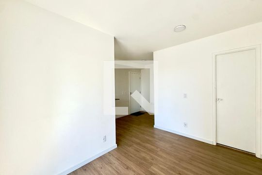 Sala de apartamento à venda com 2 quartos, 45m² em Picanço, Guarulhos